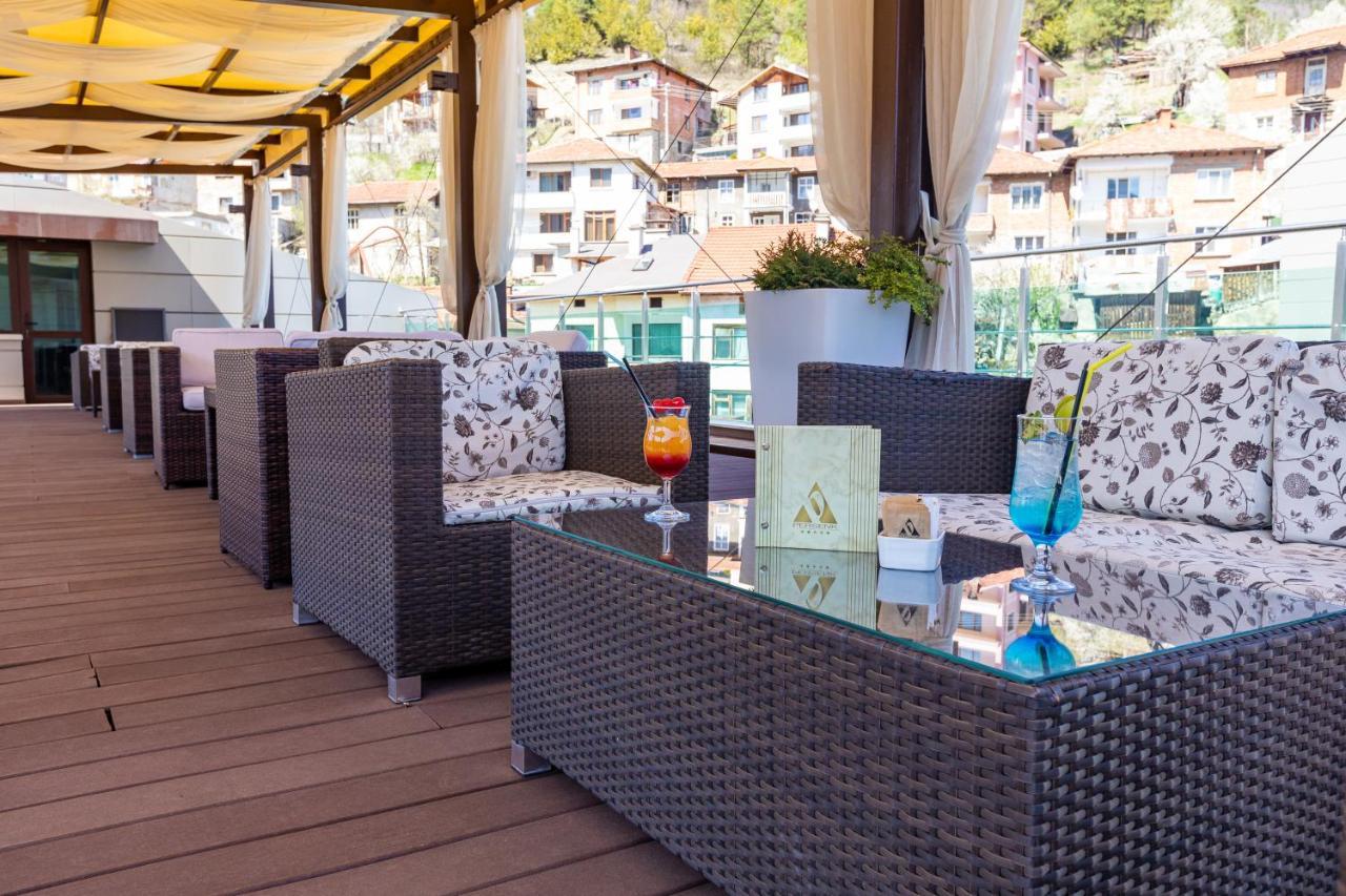 Spa Hotel Persenk Devin Exteriér fotografie The Sky Bar