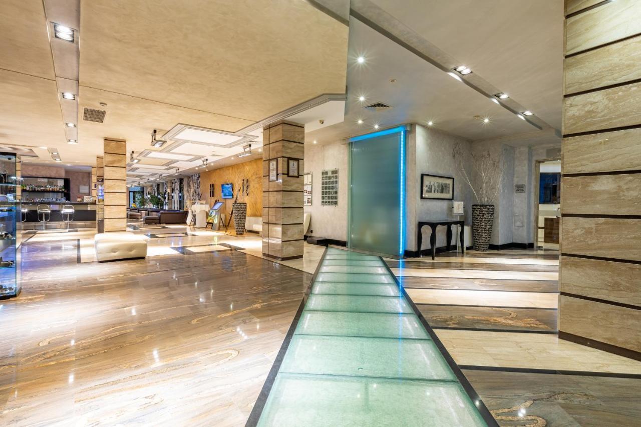 Spa Hotel Persenk Devin Exteriér fotografie Lobby
