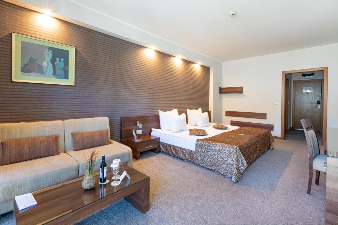 Spa Hotel Persenk Devin Exteriér fotografie