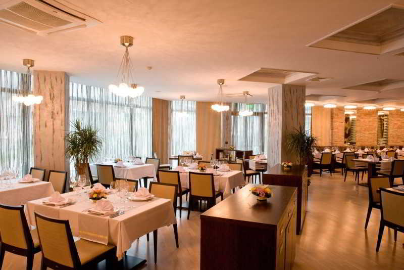 Spa Hotel Persenk Devin Exteriér fotografie Restaurant