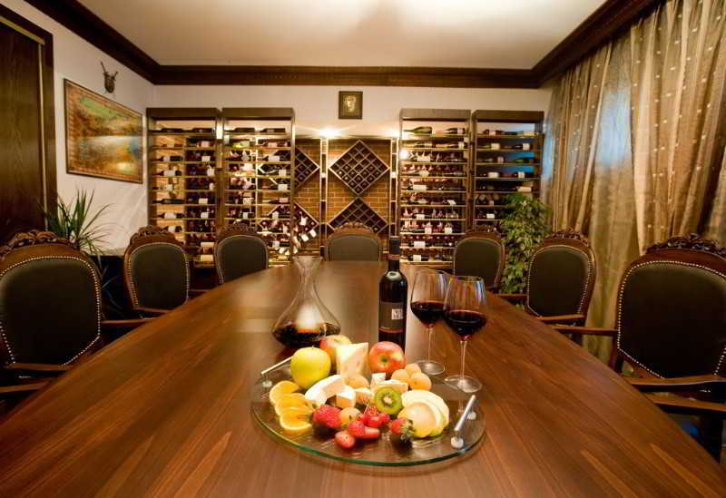 Spa Hotel Persenk Devin Restaurace fotografie Wine tasting room