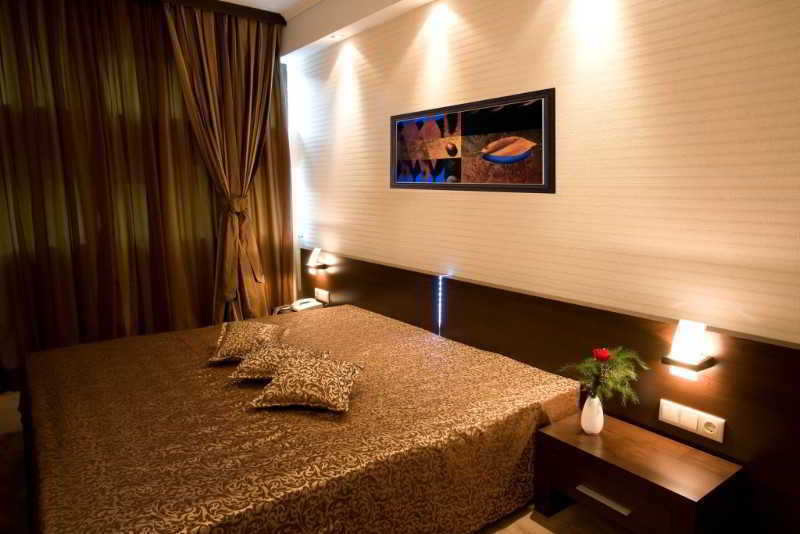 Spa Hotel Persenk Devin Exteriér fotografie A bedroom